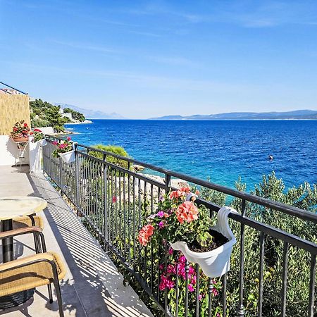 Holiday Home Lara By Interhome Omis Bagian luar foto