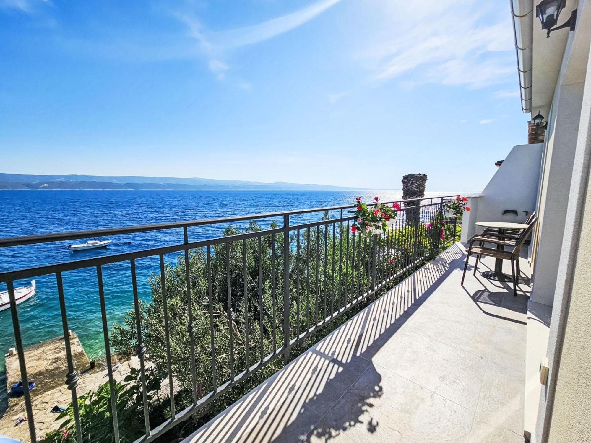 Holiday Home Lara By Interhome Omis Bagian luar foto