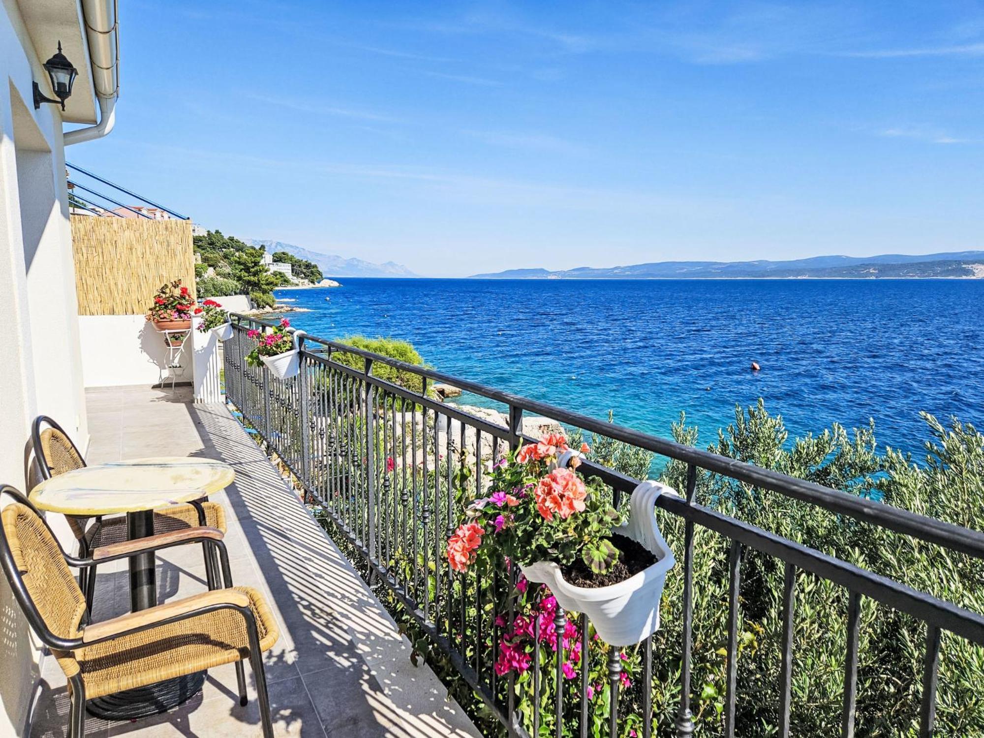 Holiday Home Lara By Interhome Omis Bagian luar foto