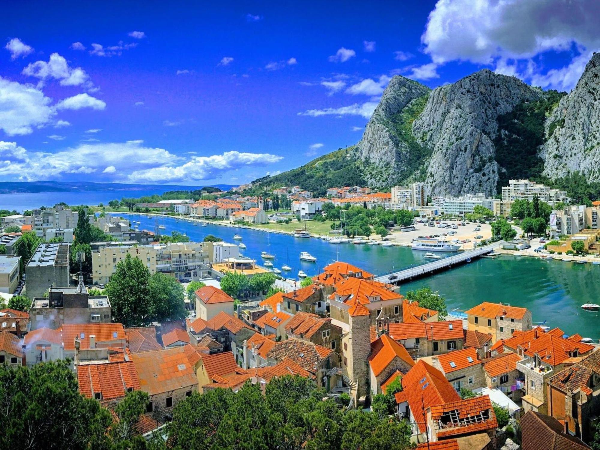 Holiday Home Lara By Interhome Omis Bagian luar foto